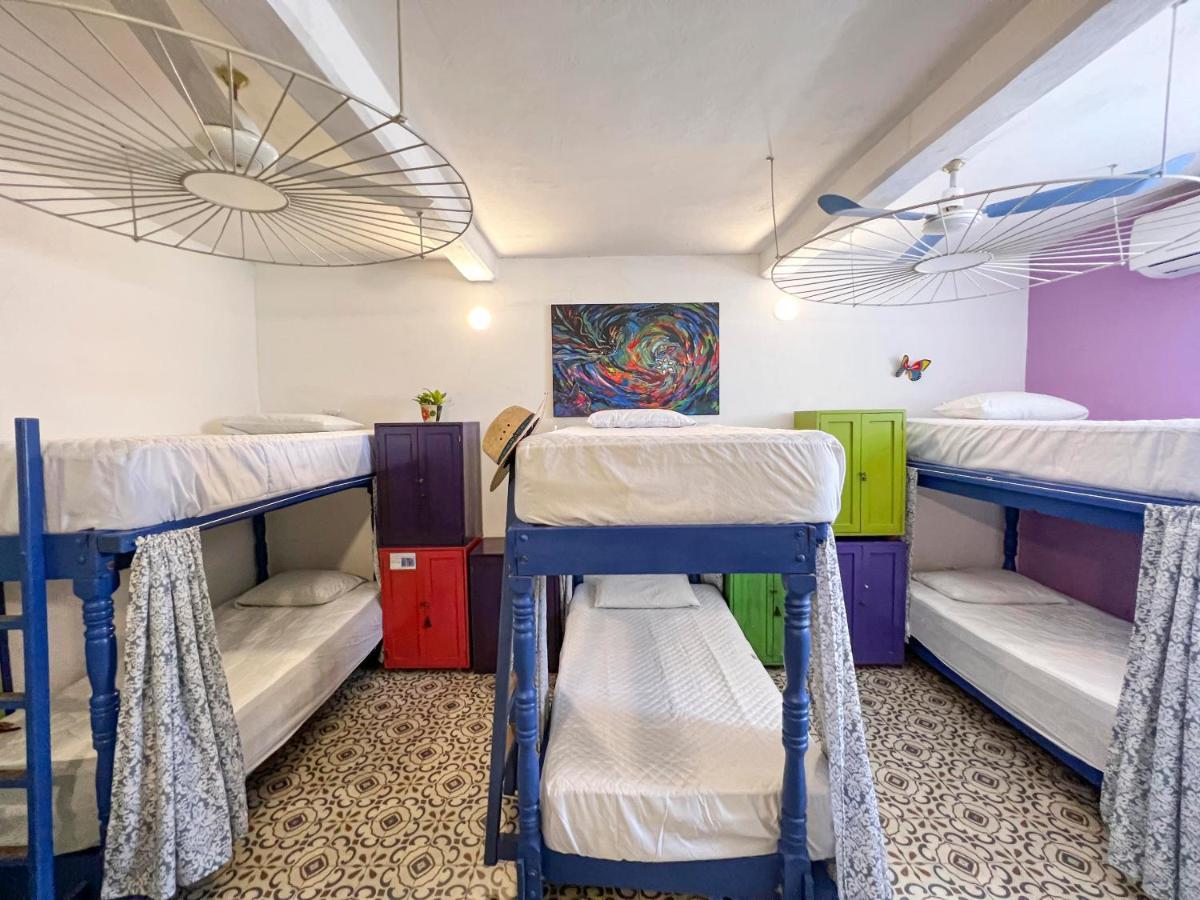 Hostel Candelaria Valladolid  Luaran gambar