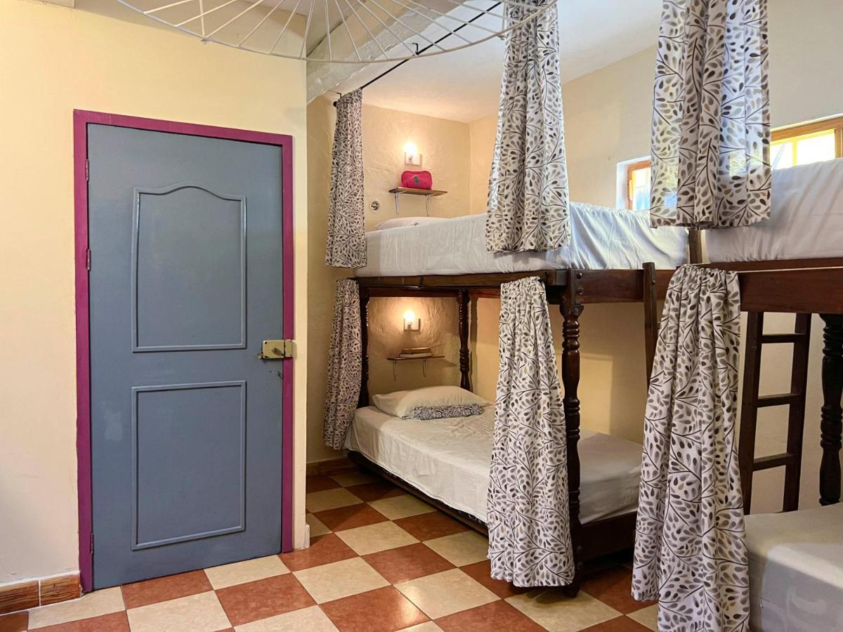 Hostel Candelaria Valladolid  Luaran gambar