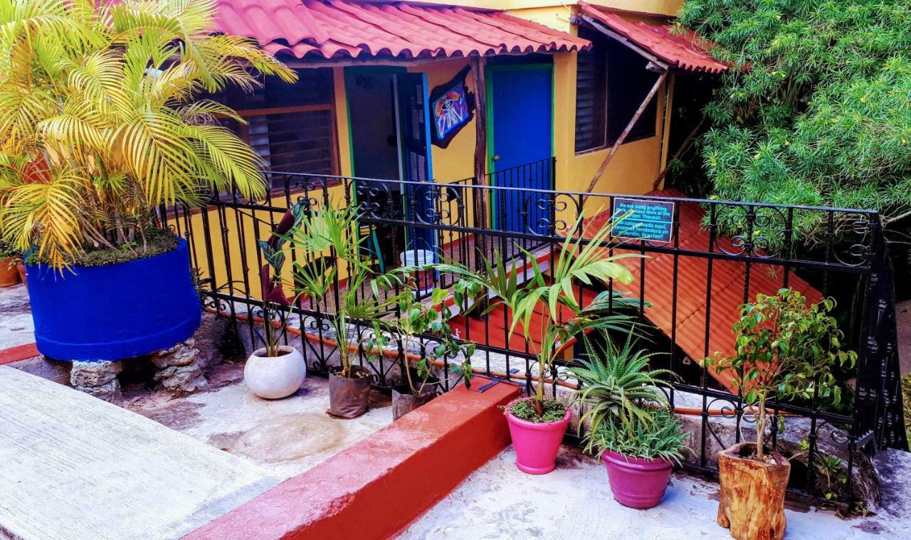 Hostel Candelaria Valladolid  Luaran gambar